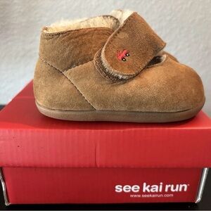 See Kai Run Infant/toddler  Suede Booties Brown Faux Fur Lined – Size 5